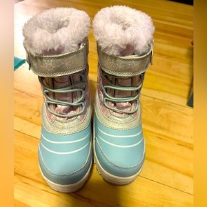 Frozen toddler snow boots